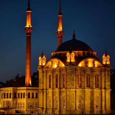 מלון דירות Immortal 4*